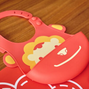 BABERO SILICONA CON RECOLECTOR DE ALIMENTOS (JTBABYMNM09)