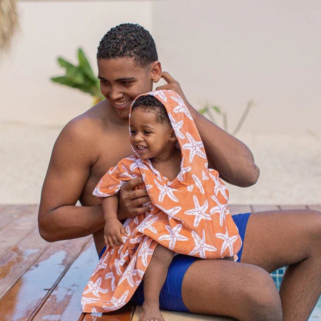 PONCHO DE PLAYA CON CAPUCHA ESTRELLLAS DE MAR (JTBABYSWIM029) - Image 2