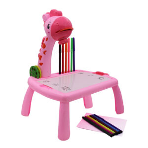 MESA PIZARRA JIRAFA PROYECTORA DE DIBUJOS CON ACCESORIOS ROSADA (JTJUG330ROS)
