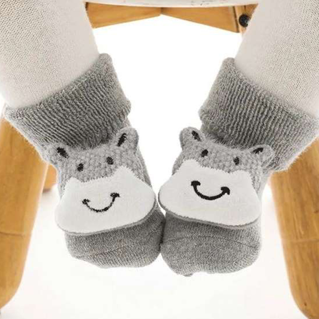 MEDIAS DE ALGODON TIPO BOTIN DISEÑO HIPOPOTAMO GRIS (JTBABYQA2024) - Image 2